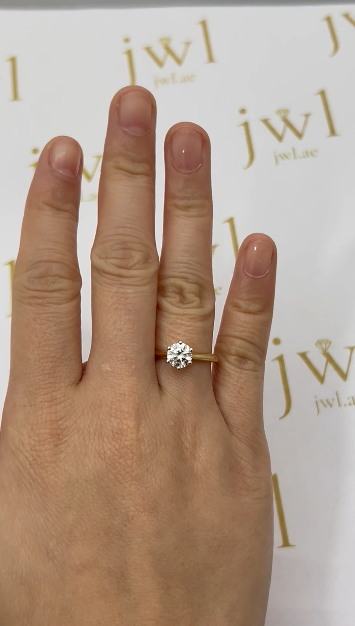 1.02 Carat Round Lab-Grown Diamond Jasmine Solitaire Engagement Ring in 18K Yellow Gold