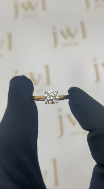 1.06 Carat Round Lab-Grown Diamond V-Shape Solitaire Engagement Ring in 18K Yellow Gold