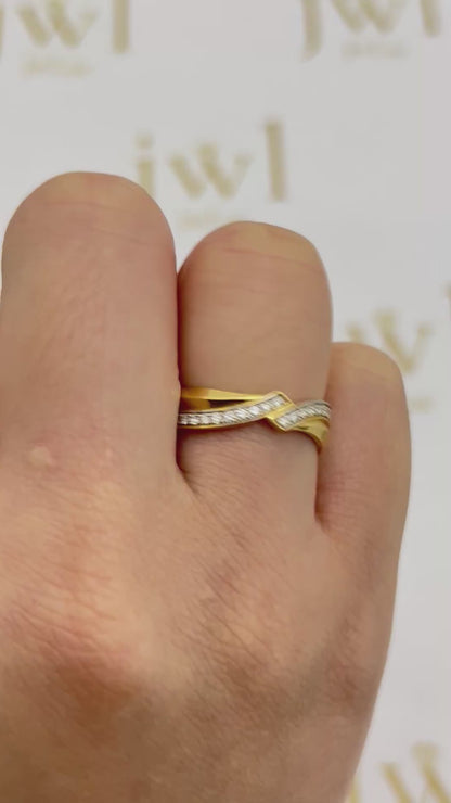 Glittering Union Lab-Grown Diamond Wedding Band in 18K Yellow Gold